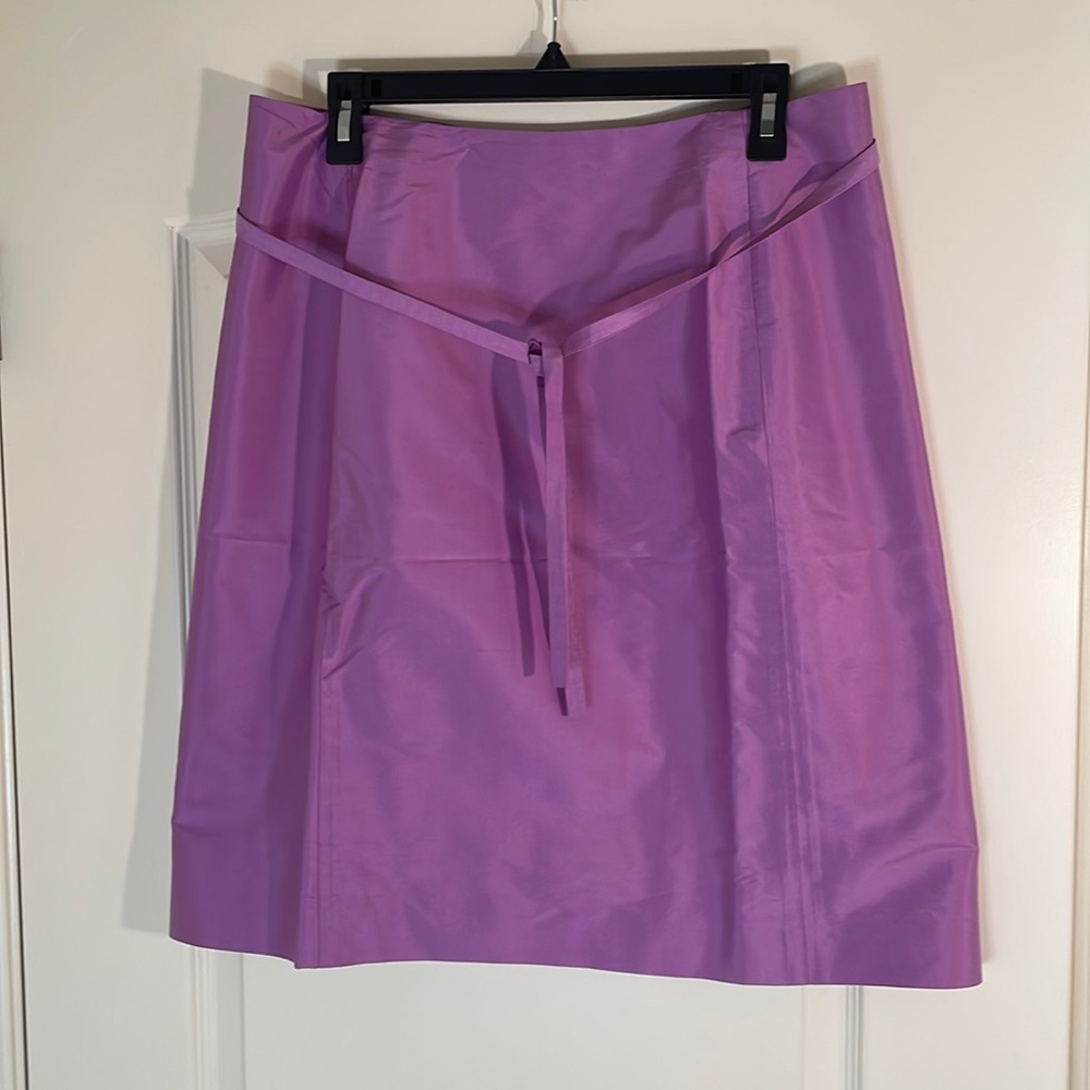 Ann Taylor size 12 silk Lavender knee length skirt